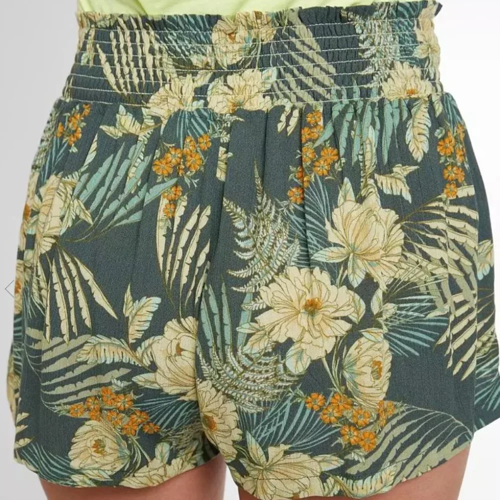 BeBop Floral Crinkle Short - Picture 4 of 9